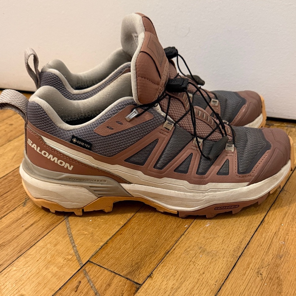 Salomon Women’s Goretex - Picture 4 of 6